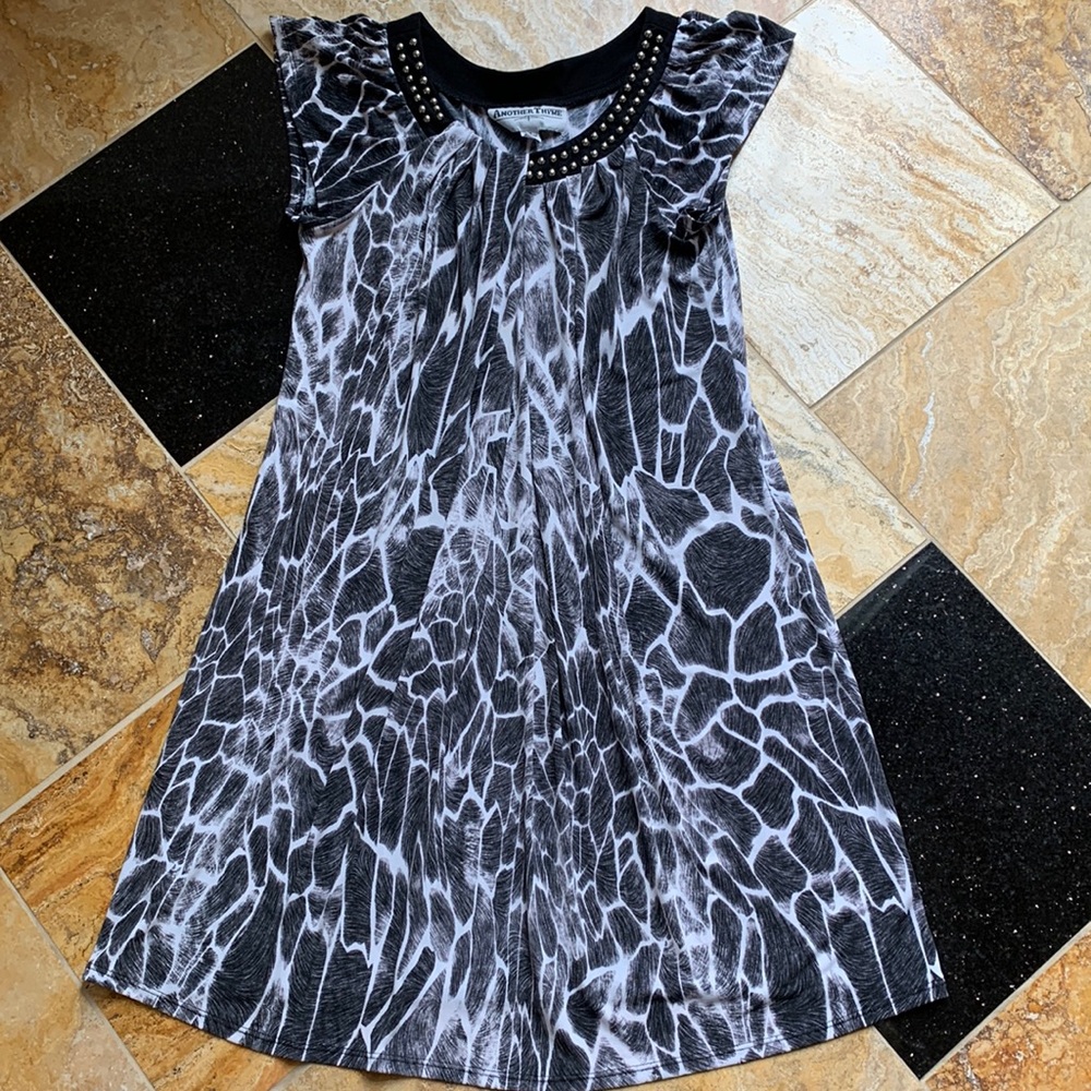 Another Thyme print stretchy dress/silver stud neckline flattering pleated panel